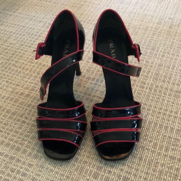 Prada black patent & pink sandals - Picture 1 of 6